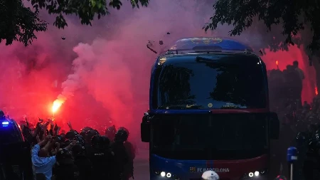 Navijači Barselone kamenovali autobus sopstvenog tima uoči El Klasika