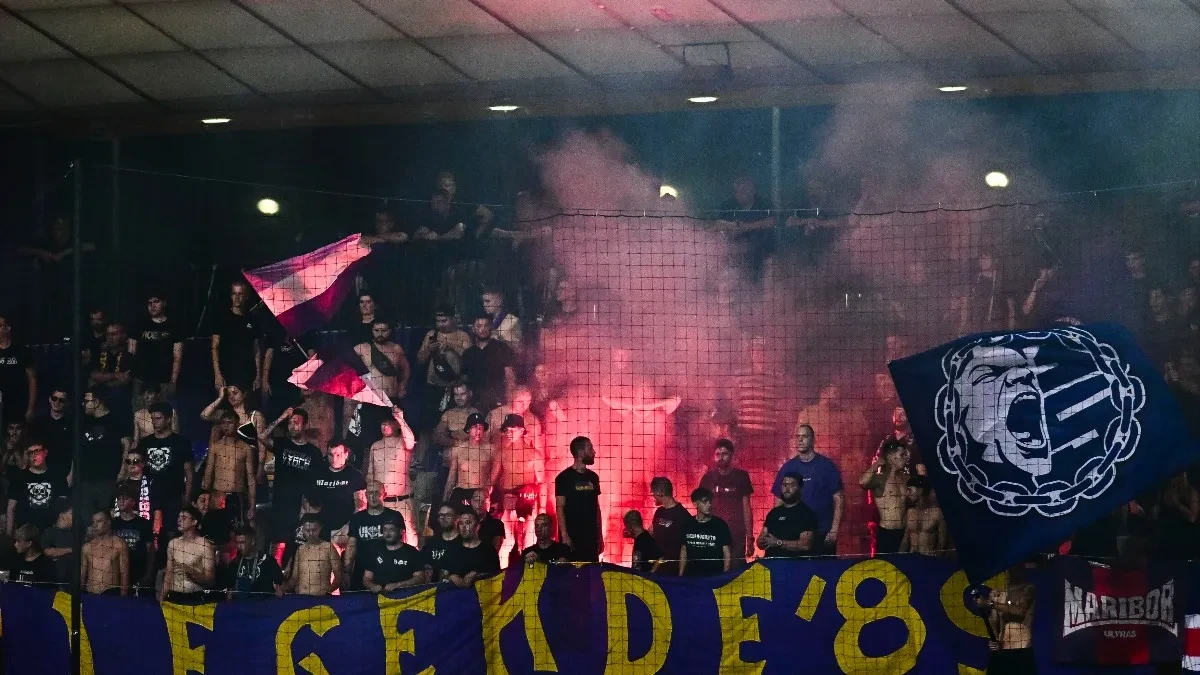 Haos u Sloveniji: Prekinut najveći derbi, golman pogođen bakljom