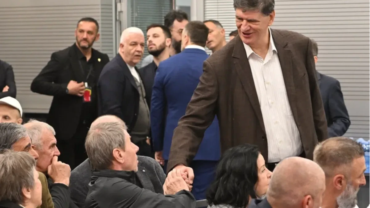 Poštovanje iznad svega: Veliki rival došao da se oprosti od Vladimira Cvetkovića
