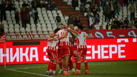 Šta se desilo? Zvezda ostaje bez miliona, propada mega transfer?