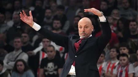 Čemu to? Obradović pobegao sa konferencije, pa uradio još jednu užasnu stvar
