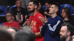 Kalinić u "Pioniru": Košarkaš Zvezde bodri saigrače protiv Zlatibora