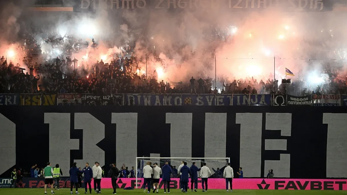 "Torcida" zapalila čuvenu zastavu "bed blu bojsa" uoči derbija, haos u Zagrebu