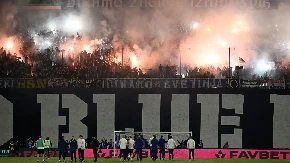 "Torcida" zapalila čuvenu zastavu "bed blu bojsa" uoči derbija, haos u Zagrebu