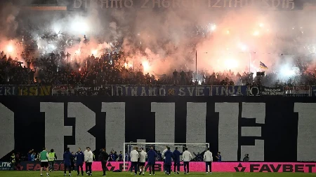 "Torcida" zapalila čuvenu zastavu "bed blu bojsa" uoči derbija, haos u Zagrebu