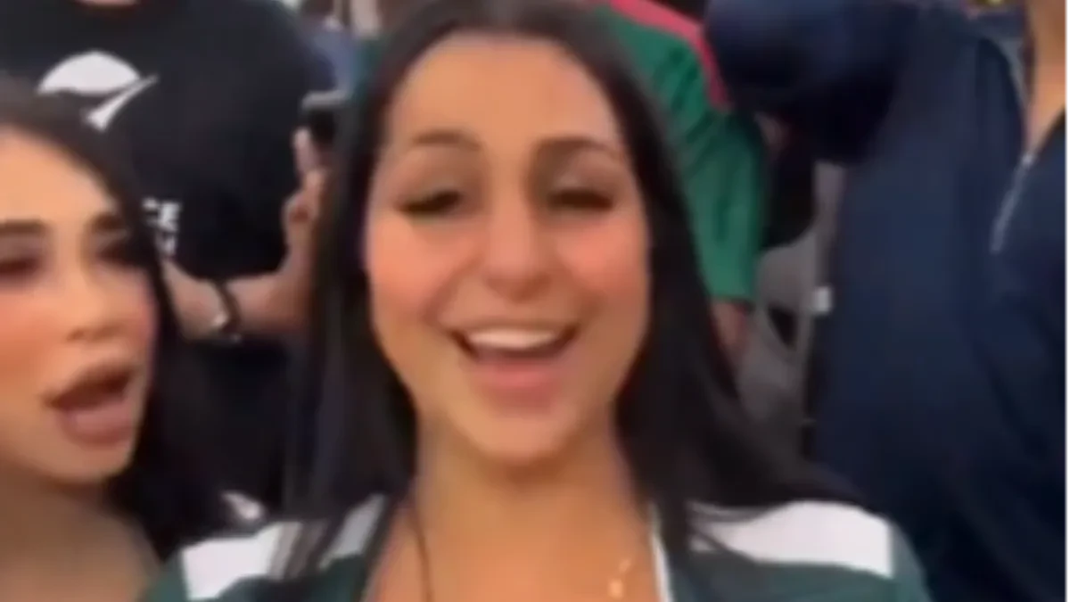 Vrelina Svetskog prvenstva: Slavila gol, ispale joj grudi, nastao haos (VIDEO)