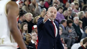 Saša Obradović posetio bivši klub i dobio ovacije navijača