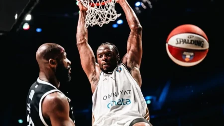 Dubai - Partizan: Domaćin konstantno vodi, crno-beli se muče