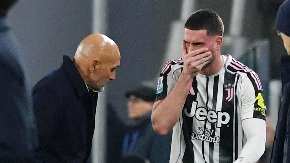 Zaboli Vlahoviću nož u leđa! Napravljen klan, isplivali šokantni detalji, evo zbog čega je Srbin napustio Juventus