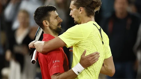 Videti suze radosnice... Novak Đoković čestitao Zverevu na najvećem uspehu u karijeri (FOTO)