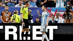 Englezi pobesneli: FIFA obradovala Mesija i dodelila mu "omiljenog" sudiju