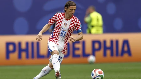 Zlatan Ibrahimović ubeđuje Luku Modrića da potpiše