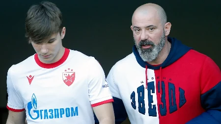 Zatišje pred buru na "Marakani": Dva engleska kluba spremaju milione za Zvezdinog vezistu