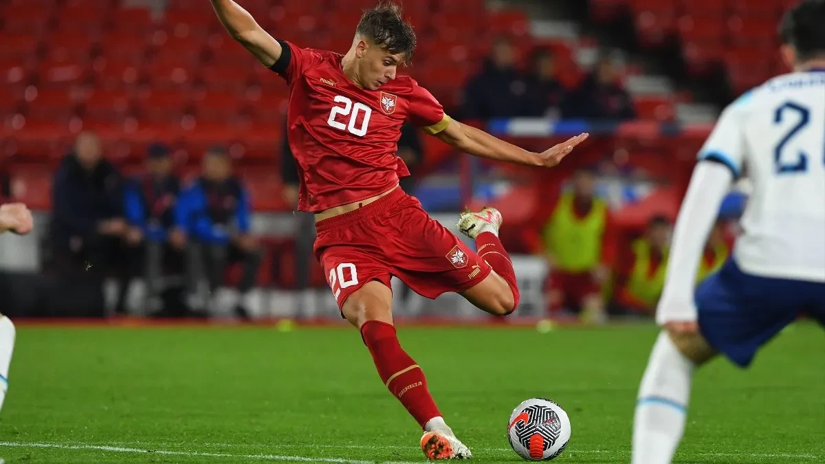Prozvali ga "novim Sergejem Milinković Savićem", izabrao Srbiju pre Italije, a sada ima novi klub