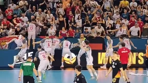 Kakva ludnica: Srbija dala gol sa celog terena, a onda je nastao totalni haos (VIDEO)