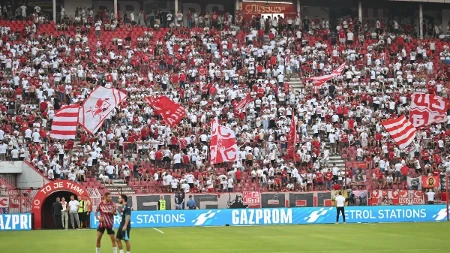 Mučne scene na "Marakani": Navijači Zvezde napuštaju stadion uz povike "Uprava napolje"