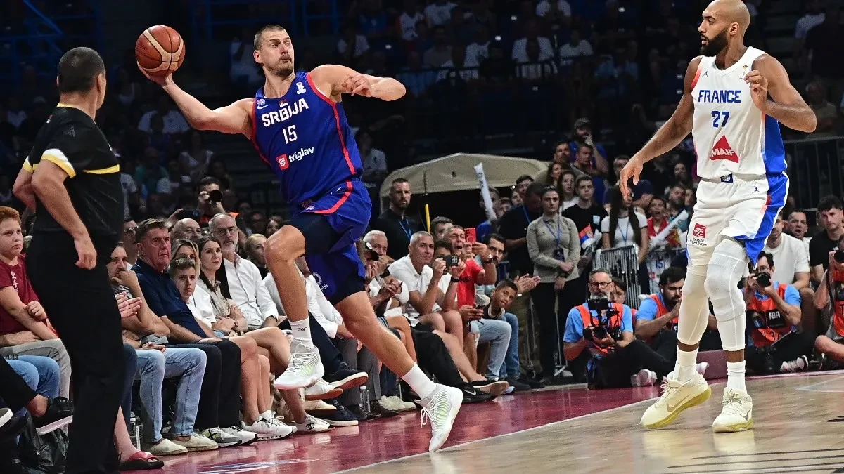Srbija - Francuska: Jokić se poigrava, pršti u Areni 