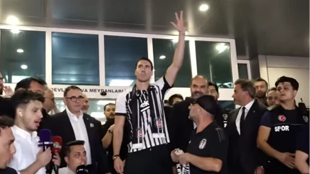 Ko je ovo mogao da očekuje? Vlahović se odmah našao u centru skandala