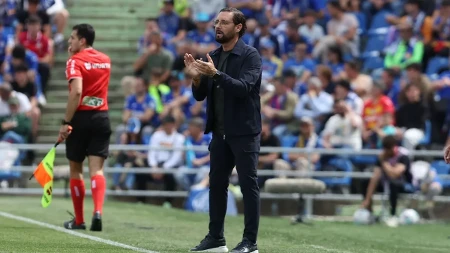 "Biće teško, teren ume da bude komplikovan" Trener Hetafea pominjao Sašu Ilića pred revanš u Humskoj
