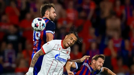 Tri penala i crveni karton: Zvezda pokradena u Češkoj?