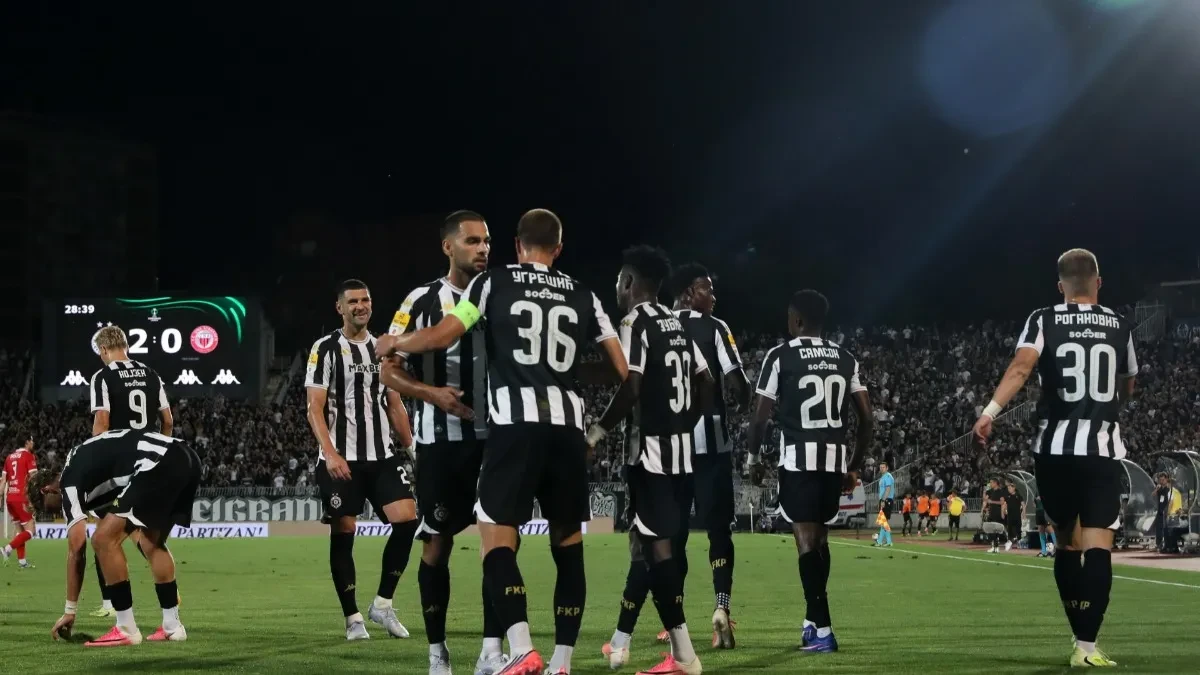 Baba dolazi u Partizan