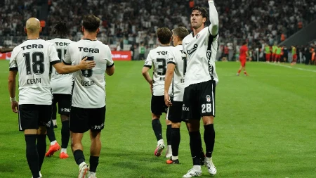 Het-trik Vlahovića! Srbin zapalio Istanbul