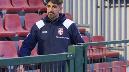 Ogroman problem za Veljka Paunovića: Važan fudbaler se povredio, klub se hitno oglasio