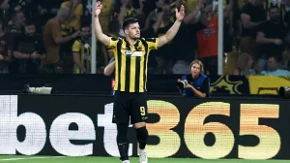 Ko drugi nego Luka Jović? Srbin sa dva gola doneo pobedu AEK-u
