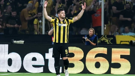 Ko drugi nego Luka Jović? Srbin sa dva gola doneo pobedu AEK-u