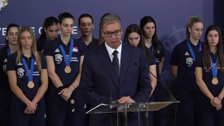 Predsednik Vučić se obratio odbojkašicama: Niko ne zna koliko znoja prolijete...